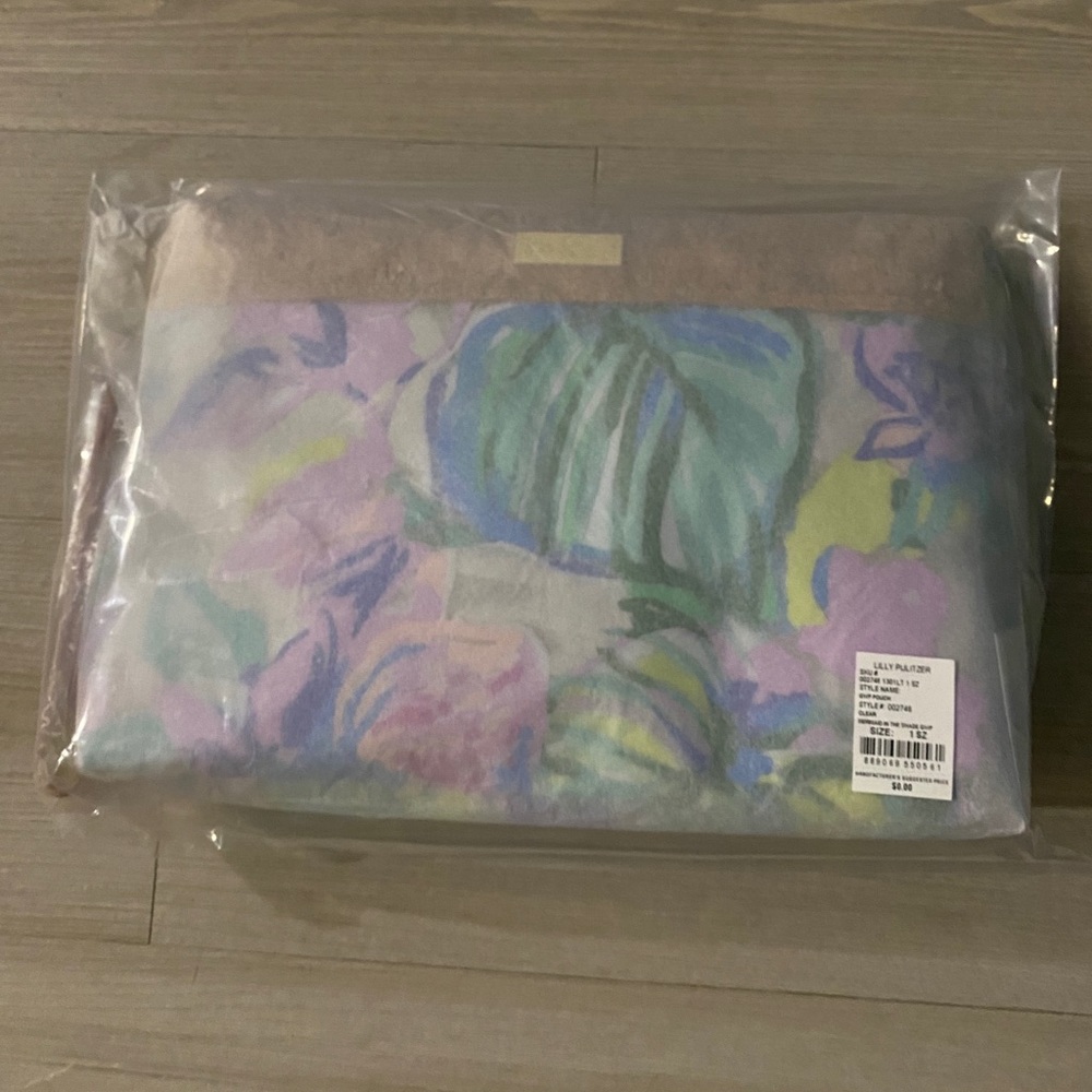 NWT Lilly Pulitzer Clear Printed Pouch